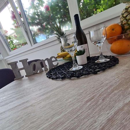 Apartmani Lovre I Zara Ngoại thất bức ảnh