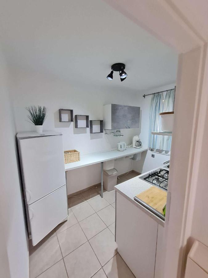 Apartmani Lovre I Zara Ngoại thất bức ảnh