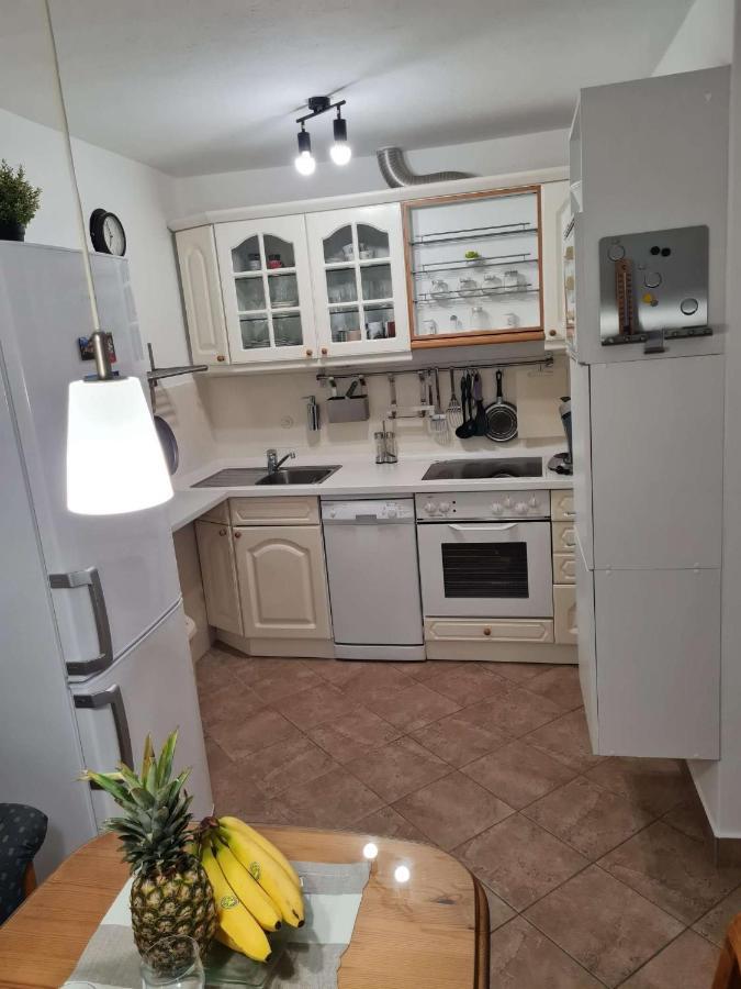 Apartmani Lovre I Zara Ngoại thất bức ảnh