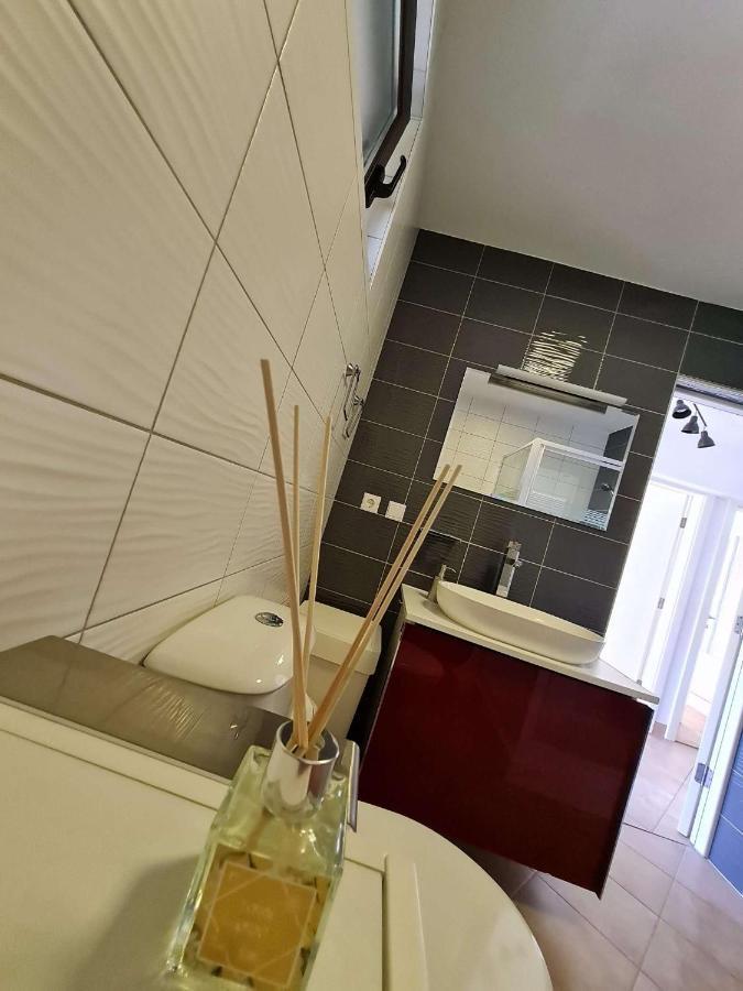 Apartmani Lovre I Zara Ngoại thất bức ảnh